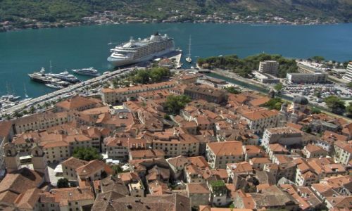 Zdjęcie CZARNOGÓRA / brak / Kotor  / Port w Kotorze