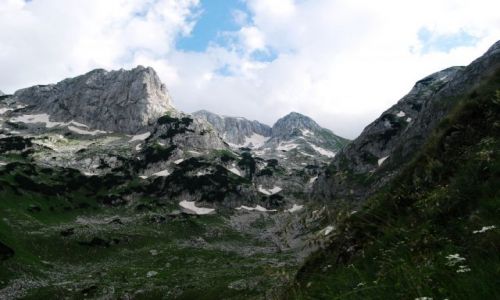Zdjecie CZARNOGÓRA / Durmitor / droga na Bobotow Kuk / gdzieś w górach