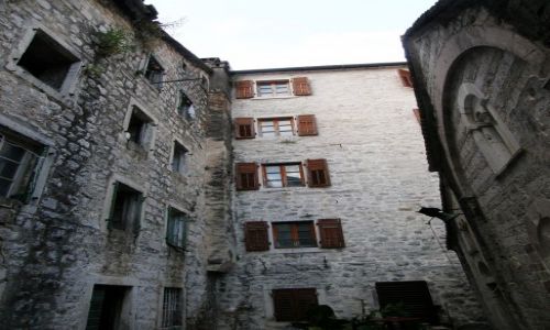 Zdjecie CZARNOGÓRA / Kotor / Kotor / Okienka 2