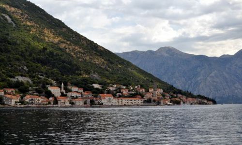 Zdjęcie CZARNOGÓRA / Zatoka Kotorska / Perast / Miasteczko