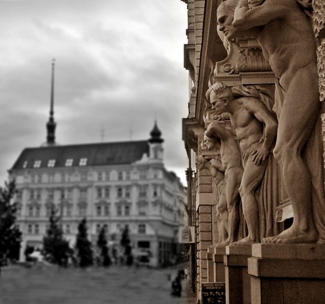 Zdjęcia: Brno, Morawy, Weź to dźwigaj...., CZECHY Zdjęcia: Brno, Morawy, Weź to dźwigaj...., CZECHY