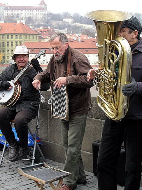 Zdjęcia: Praga, Band na Moście Karola, CZECHY Zdjęcia: Praga, Band na Moście Karola, CZECHY
