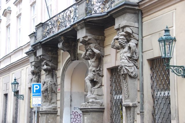 Zdjęcia: Stare Miasto, Praga, ...a kto powiedział, że mi ciężko..., CZECHY Zdjęcia: Stare Miasto, Praga, ...a kto powiedział, że mi ciężko..., CZECHY