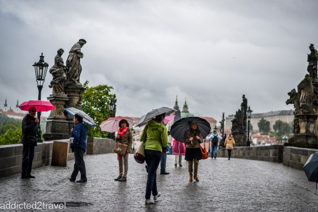 Zdjęcia: Most Karola, Praga, Deszczowa Praga, CZECHY Zdjęcia: Most Karola, Praga, Deszczowa Praga, CZECHY
