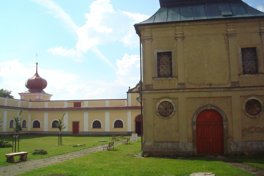 Zdjęcia: Kraliky, Kraliky, Klasztor na górze Matki Bożej, CZECHY Zdjęcia: Kraliky, Kraliky, Klasztor na górze Matki Bożej, CZECHY