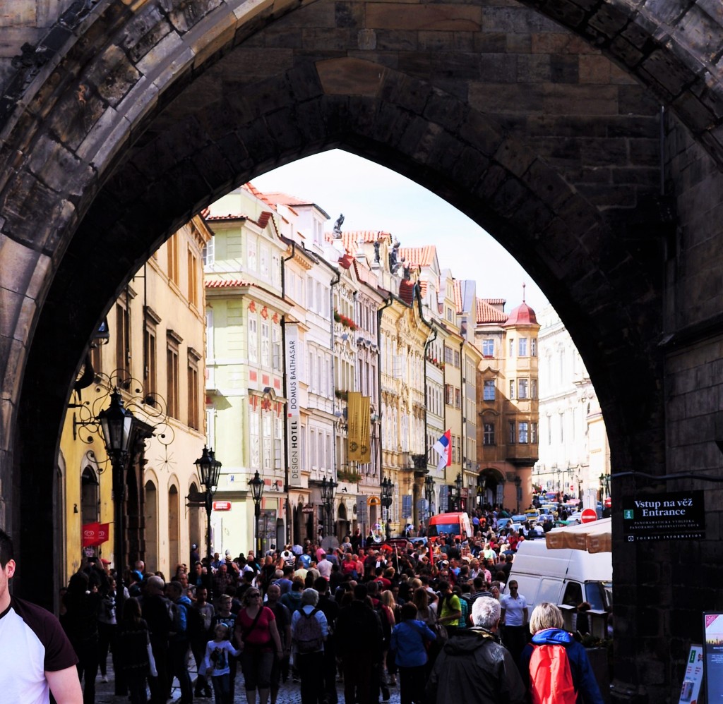 Zdjęcia: Praga, Praga, Turyści na Praskiej starówce , CZECHY Zdjęcia: Praga, Praga, Turyści na Praskiej starówce , CZECHY