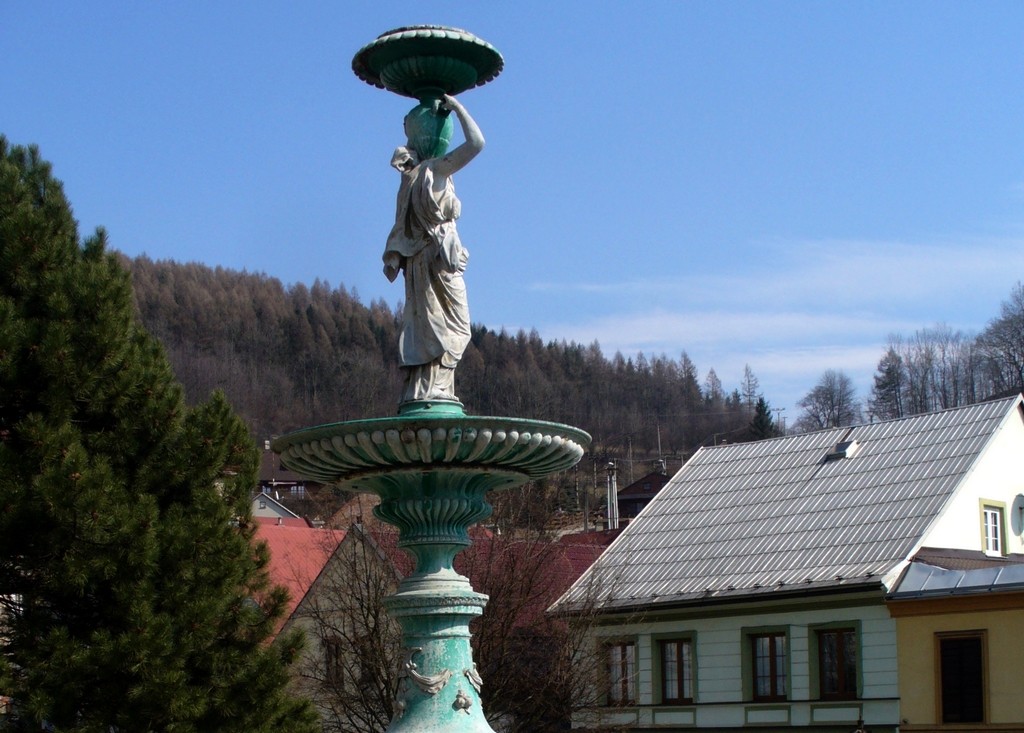 Zdjęcia: Sztramberk, Morawy, Zabytkowa fontanna w rynku, CZECHY Zdjęcia: Sztramberk, Morawy, Zabytkowa fontanna w rynku, CZECHY