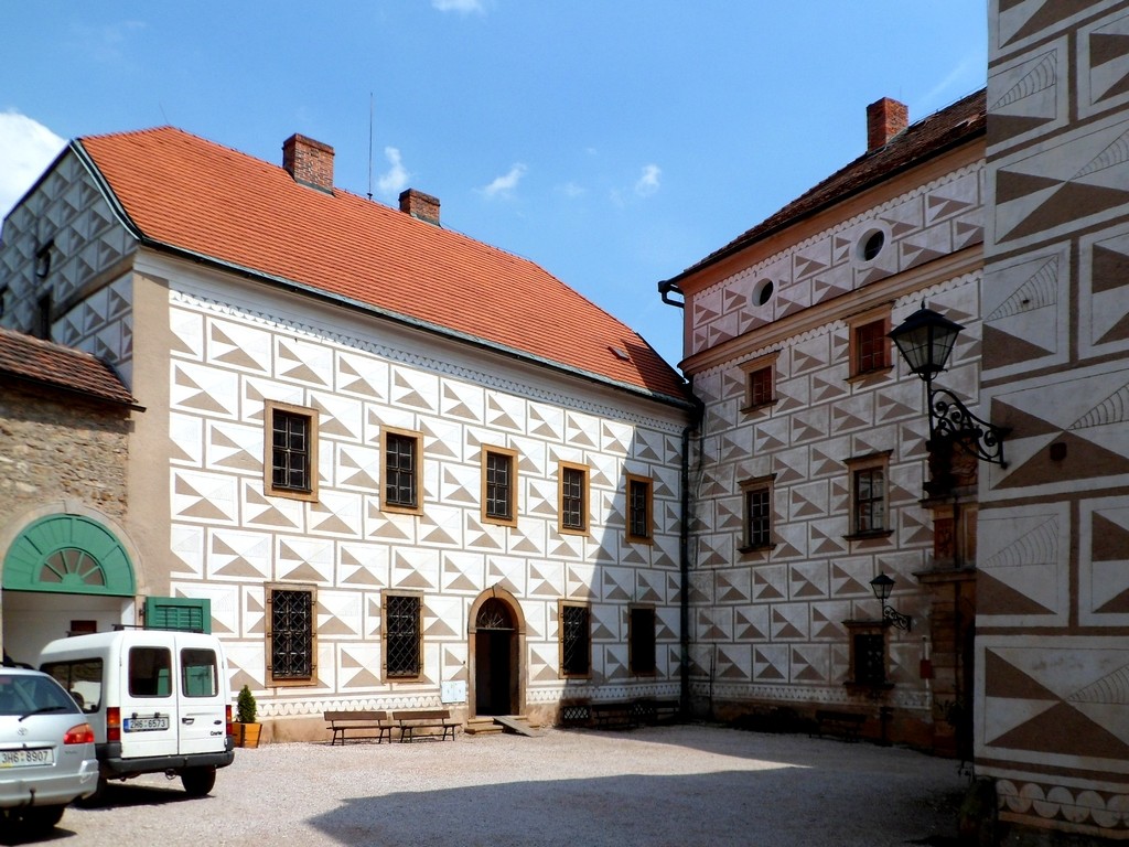 Zdjęcia: Nachod, zamek, Ziemia Brumowska, Dziedziniec wewnętrzny zamkowy, CZECHY Zdjęcia: Nachod, zamek, Ziemia Brumowska, Dziedziniec wewnętrzny zamkowy, CZECHY
