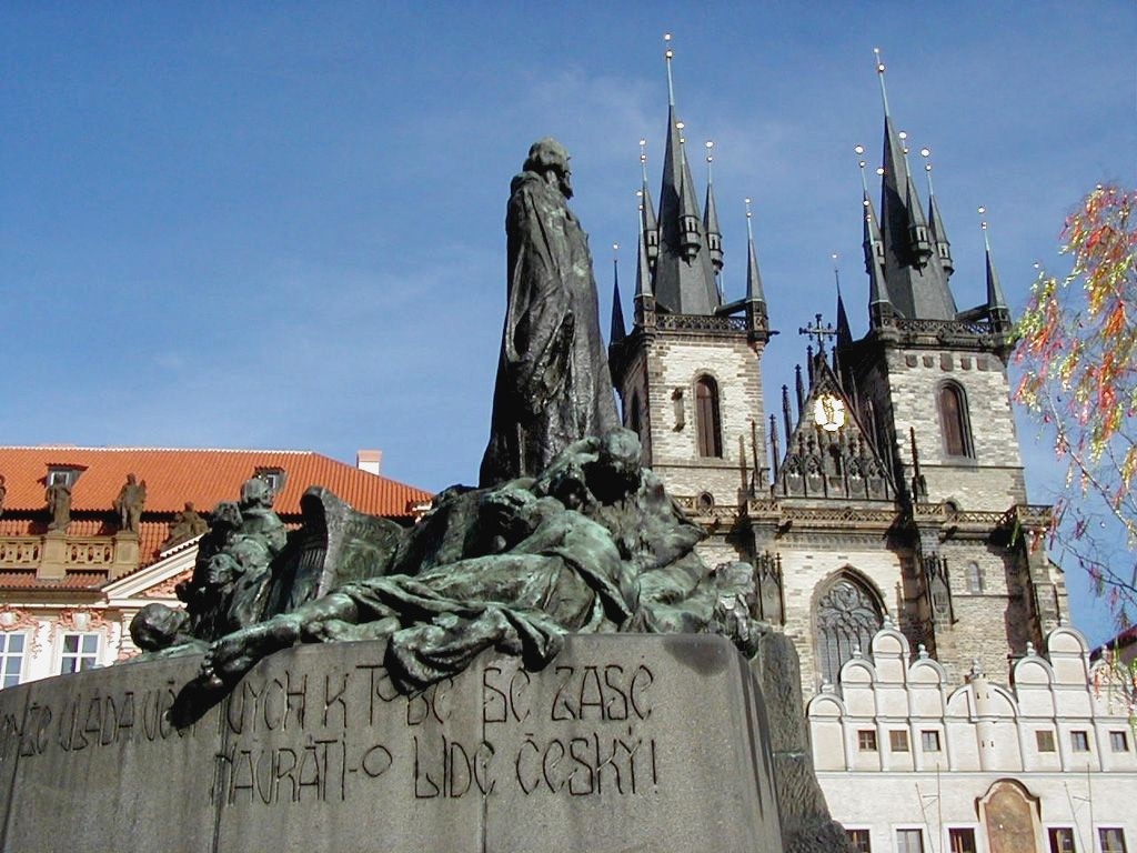 Zdjęcia: Praga, Praga, Pomnik w rynku, CZECHY Zdjęcia: Praga, Praga, Pomnik w rynku, CZECHY
