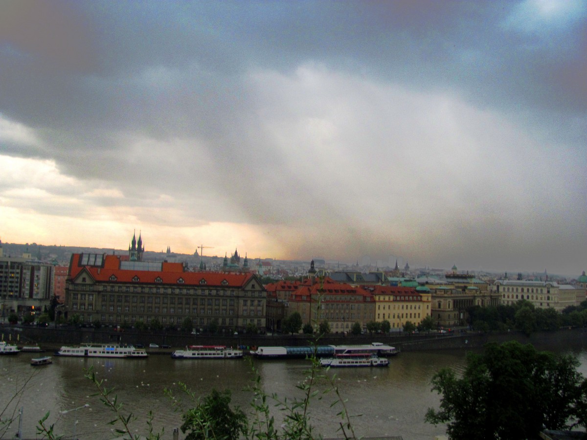 Zdjęcia: Praga, Praga, Burze nad Pragą, CZECHY Zdjęcia: Praga, Praga, Burze nad Pragą, CZECHY
