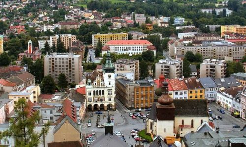 Zdjecie CZECHY / Kraj hradecki, okres Nachod / Nahod / Rynek w Nahodzie, widok z zamku.
