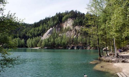 Zdjecie CZECHY / Sudety / Adrszpaskie skay / Jezioro w A S
