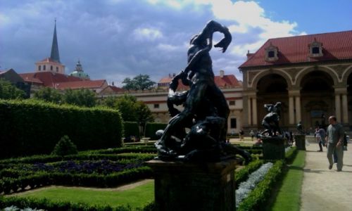 Zdjcie CZECHY / - / Praga / Rzeby w Ogrodach Wallensteina..