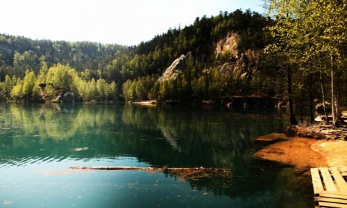 Zdjęcie CZECHY / ADRSAPCH / SKALNE MIASTO / SZMARAGDOWE JEZIORO