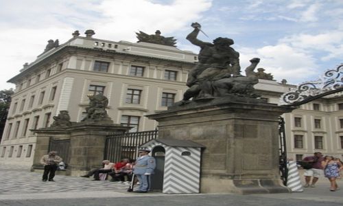 Zdjecie CZECHY / Praga / Praga / Hradczany - I Dziedziniec