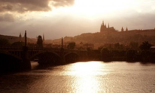 Zdjecie CZECHY / Kraj rodkowoczeski / Hradczany / Deszczowa Praga