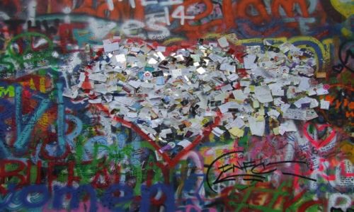 Zdjecie CZECHY / Kraj rodkowoczeski / Praga, Wyspa Kampa / John Lennon's Wall