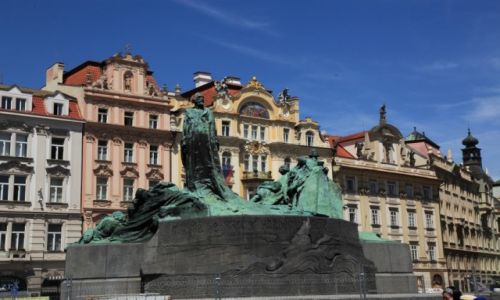 Zdjcie CZECHY / Praga / Rynek Staromiejski / Pomnik Jana Husa