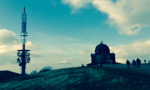Zdjcie CZECHY / Ronov / Radho, pol. Radhoszcz (1129 m n.p.m.)  / Radho, wiea telewizyjna i koi w. Cyryla i Metodego
