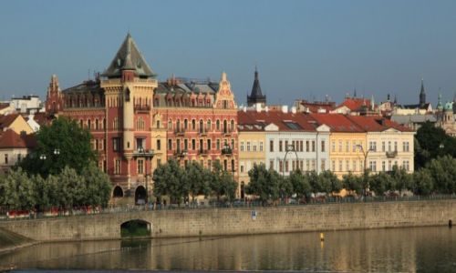 Zdjęcie CZECHY / Praga / Wełtawa  / Za rzeką