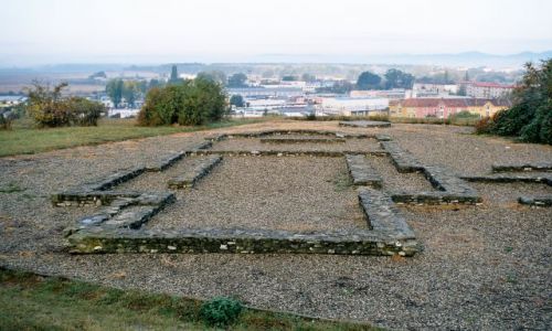 Zdjęcie CZECHY / brak / STARE MESTO-SADY / ARCHITEKTURA WIELKOMORAWSKA I PANORAMA MIASTA