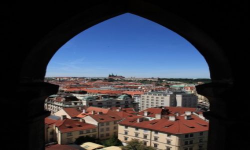 Zdjecie CZECHY / Praga / Wiea Ratusza Staromiejskiego / Widok na Hradczany
