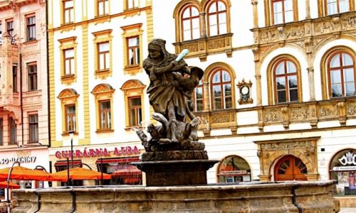 Zdjecie CZECHY / Morawy / Rynek w Oomucu / Fontanna w Oomucu