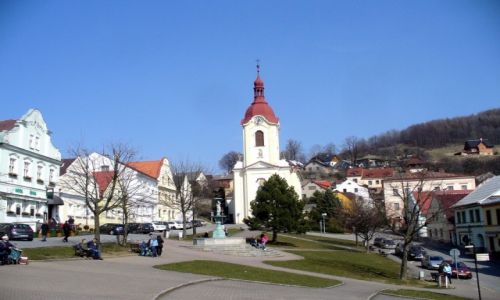 Zdjcie CZECHY / Morawy / Sztramberk / Rynek i koci