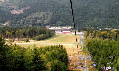 Zdjcie CZECHY / Wielka Morawa / Dolna / Widok na doln stacj wycigu