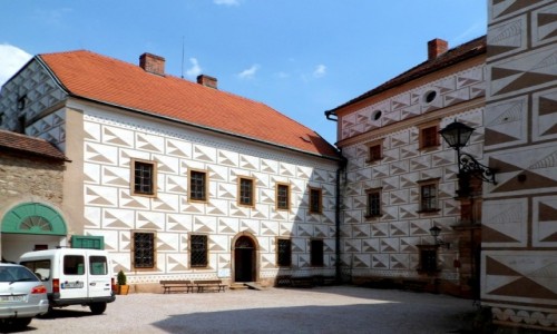 Zdjcie CZECHY / Ziemia Brumowska / Nachod, zamek / Dziedziniec wewntrzny zamkowy