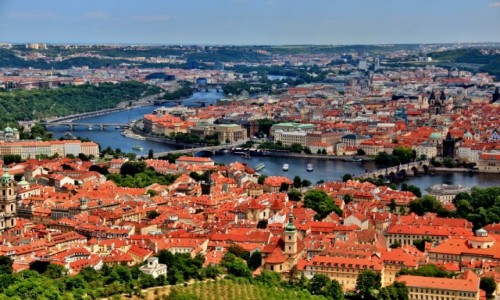 Zdj�cie CZECHY / Praga / Praga / Niebieska wst��ka We�tawy