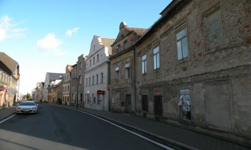 Zdjcie CZECHY / kraj oumuniecki / Javornik / Uliczka w miecie