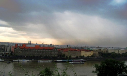 Zdjcie CZECHY / Praga / Praga / Burze nad Prag