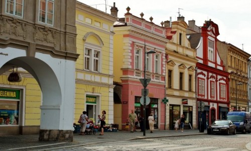 Zdjcie CZECHY / Kraj rodkowoczeski / Kolin / Barokowe kamieniczki Kolina