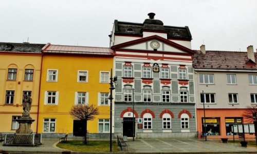 Zdjęcie CZECHY / Kraj ołomuniecki / Zlate Hory / Ratusz