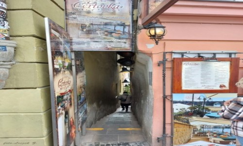 Zdjecie CZECHY / Praga. / Praga. / Najwsza (prawie) uliczka.