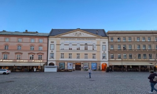 Zdjcie CZECHY / Morawy. / Oomuniec. / Morawski Teatr (Divadlo).