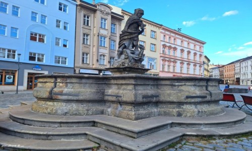 Zdjecie CZECHY / Morawy. / Oomuniec. / Fontanna Herkulesa.
