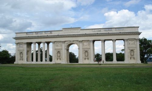 Zdjęcie CZECHY / Morawy / okolice Valtic / Platforma widokowa