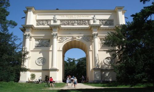 Zdjęcie CZECHY / Morawy / okolice Valtic / Budowle Lednicko-Valtickiego Arealu