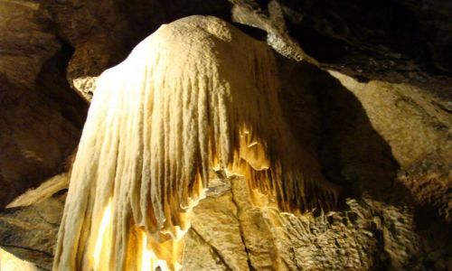 Zdjęcie CZECHY / Moravski kras / Punkva / stalaktyt