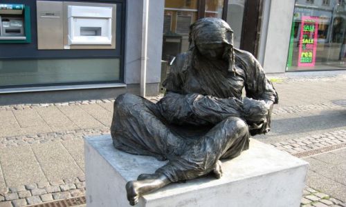Zdjcie DANIA / Jutlandia rodkowa / Horsens / Kobieta z dzieckiem