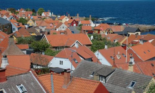 Zdjęcie DANIA / Bornholm / Gudhjem / dachy