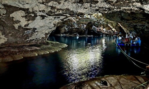 Zdj�cie DOMINIKANA / Santo Domingo / 4 oczka / Tratw� z jaskini do jaskini