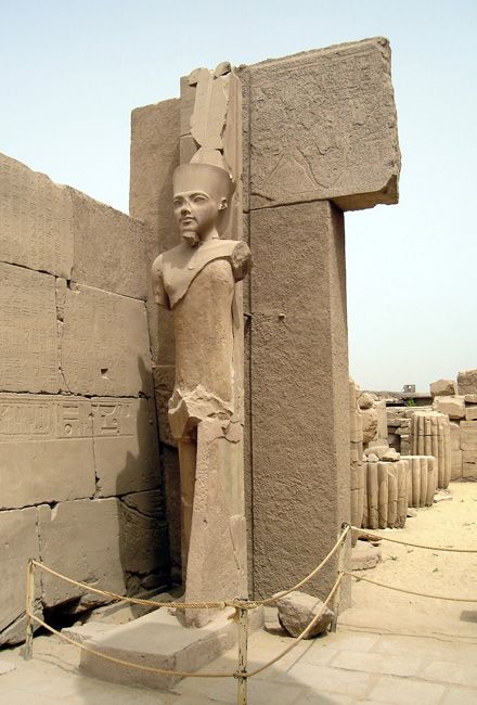 Zdjęcia: Luksor - Karnak, Posąg - jeden z wielu, EGIPT Zdjęcia: Luksor - Karnak, Posąg - jeden z wielu, EGIPT