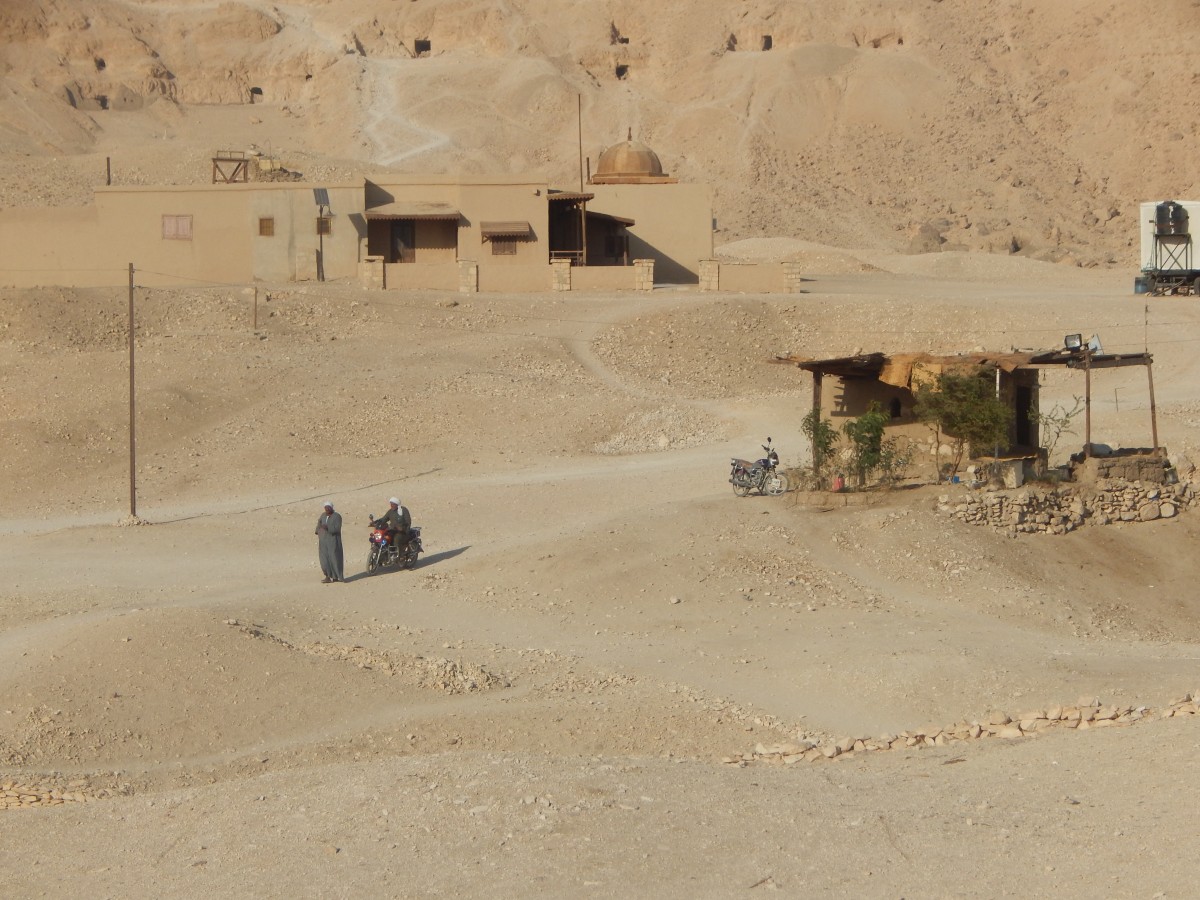 Zdjęcia: Dolina królów, Luksor, Strażnicy doliny królów, EGIPT Zdjęcia: Dolina królów, Luksor, Strażnicy doliny królów, EGIPT