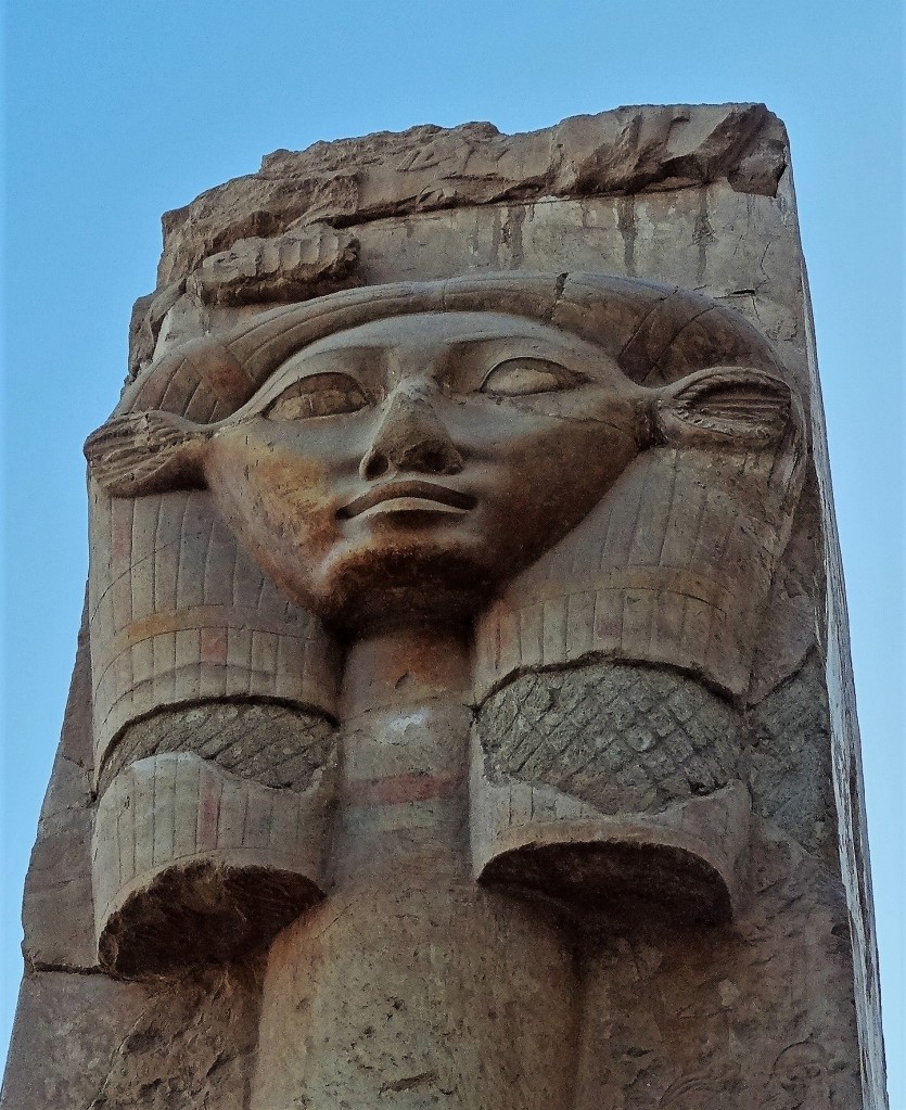 Zdjęcia: Deir el-Bahari , Teby, Bogini HATHOR w Świątyni Hatszepsut, EGIPT Zdjęcia: Deir el-Bahari , Teby, Bogini HATHOR w Świątyni Hatszepsut, EGIPT