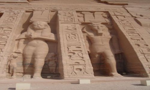 Zdjcie EGIPT / Pd. Egipt  - na granicy z Sudanem. / Abu Simbel / witynia Nefretari