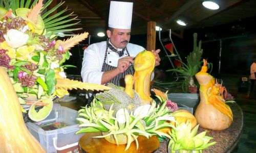Zdjcie EGIPT / Hurghada / grill przy basenie / Czarodziej