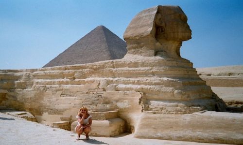 Zdjęcie EGIPT / Giza / Piramidy i Sfinks / Z pazurem czasu